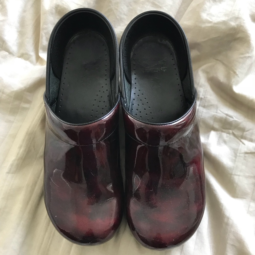 Dansko Professional Patent Garnet Marbled clogs 41